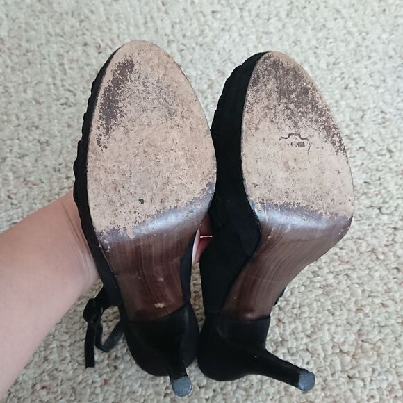 Stuart Weitzman Suede Peep Toe Pleated Slingback Pumps black size 7.5N / 7 - Picture 9 of 9